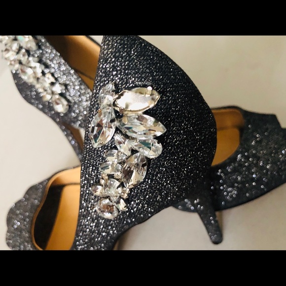 🔥Badgley Mischka🔥 - Picture 3 of 5